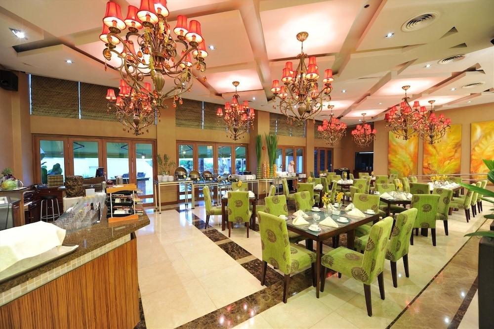 The Avenue Plaza Hotel Naga  Extérieur photo