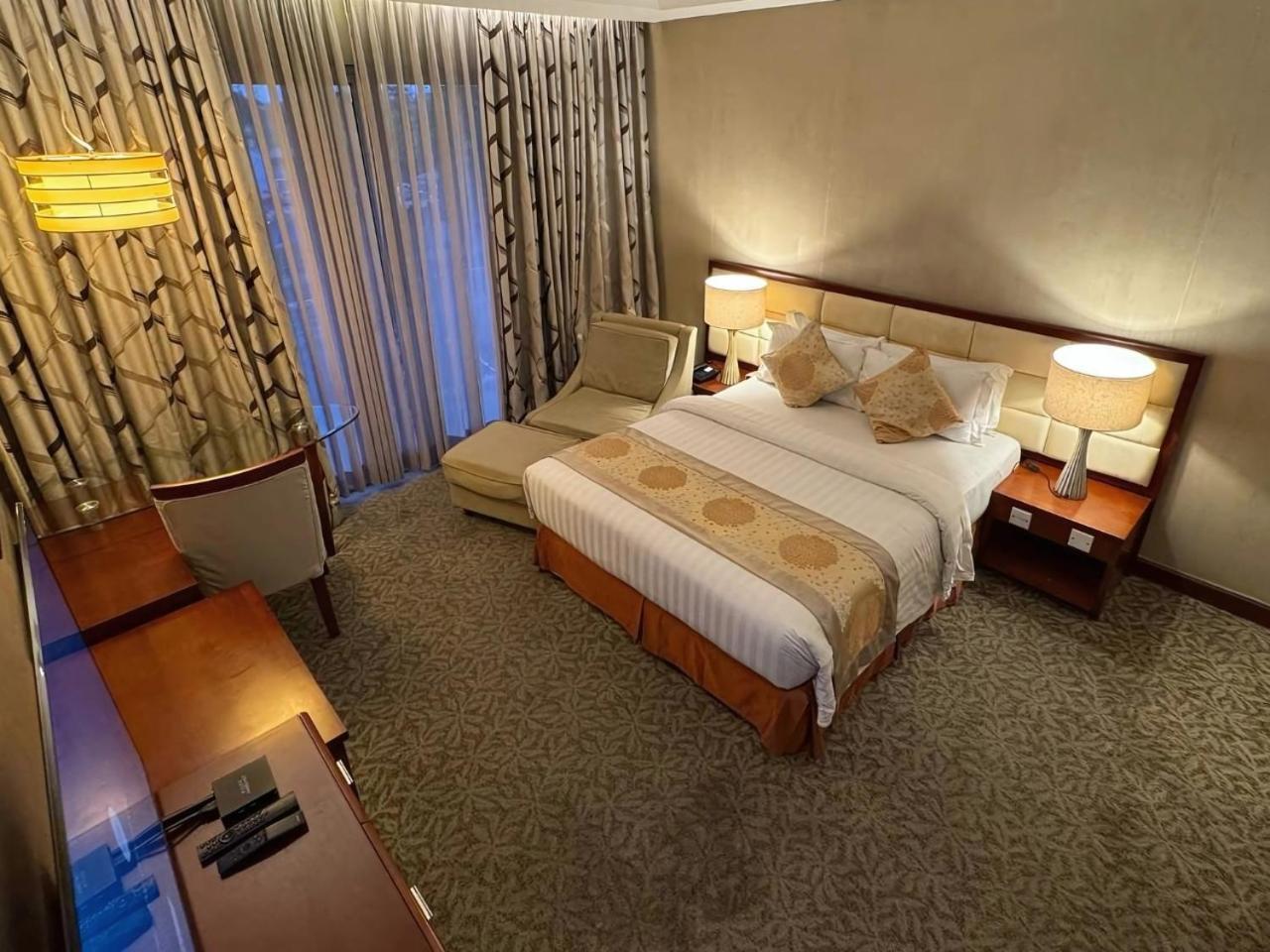 The Avenue Plaza Hotel Naga  Extérieur photo