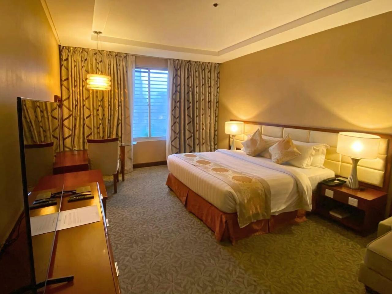 The Avenue Plaza Hotel Naga  Extérieur photo