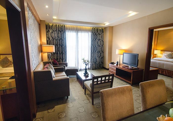 The Avenue Plaza Hotel Naga  Extérieur photo
